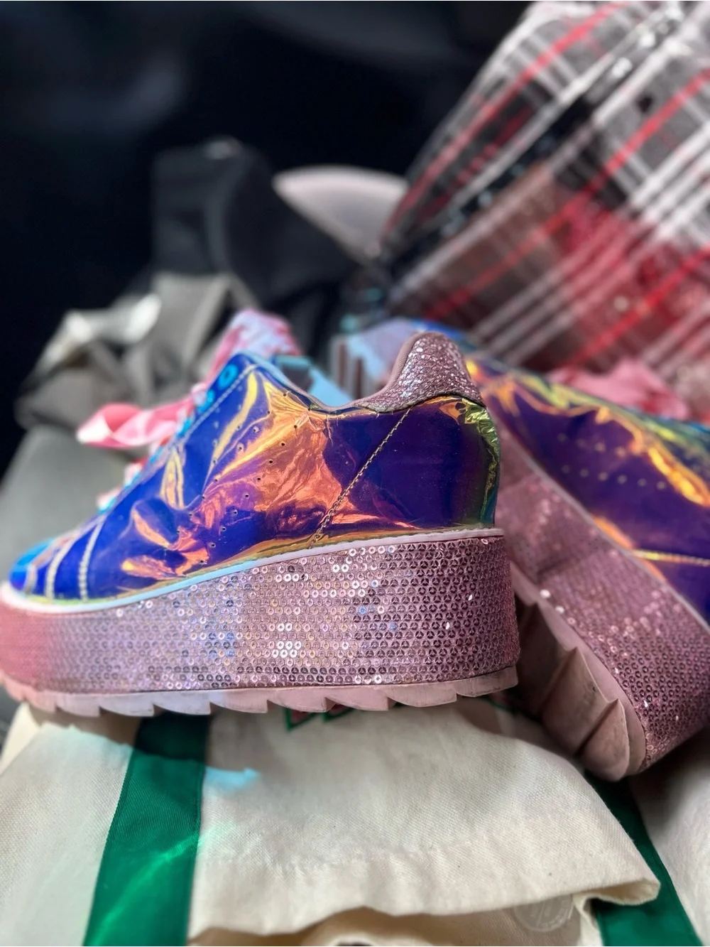 YRU Lala Mermaid Platform Sneakers in Iridescent Pink